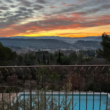 Villa Lumineuse Avec Piscine Clim 1Ere Etage Vue Panoramique Sur Les Montagnes Sur Le Site De La Sainte-Victoire Le Tholonet Exteriör bild