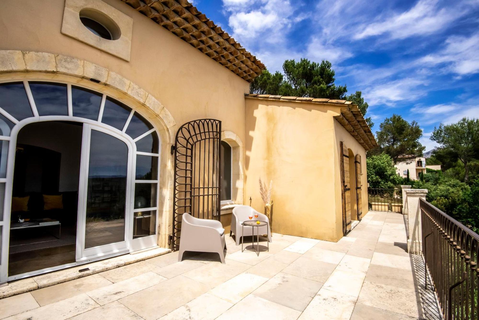 Villa Lumineuse Avec Piscine Clim 1Ere Etage Vue Panoramique Sur Les Montagnes Sur Le Site De La Sainte-Victoire Le Tholonet Exteriör bild