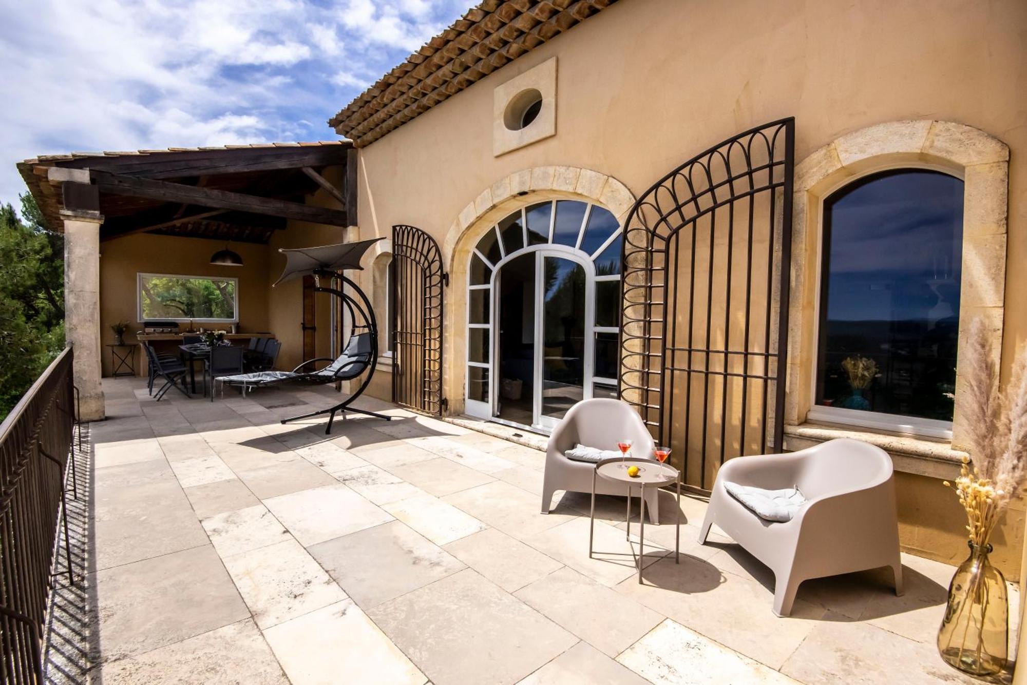 Villa Lumineuse Avec Piscine Clim 1Ere Etage Vue Panoramique Sur Les Montagnes Sur Le Site De La Sainte-Victoire Le Tholonet Exteriör bild